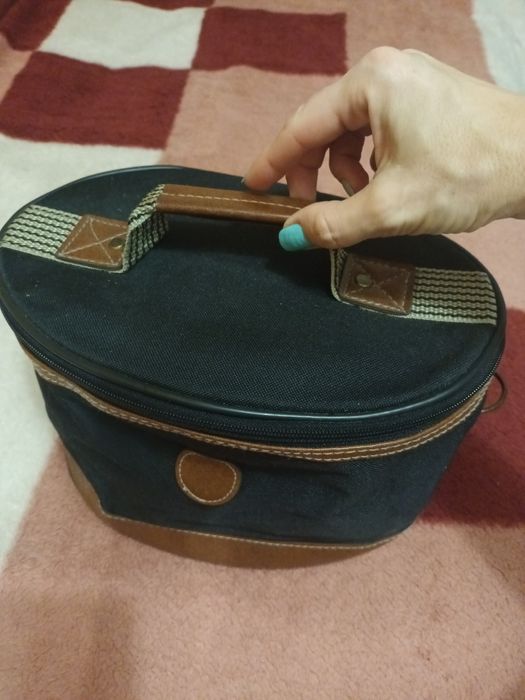 Косметичка (кейс)