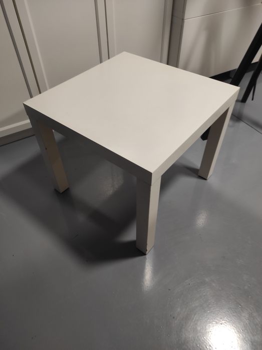 Doação - Mesa baixa quadrada branca