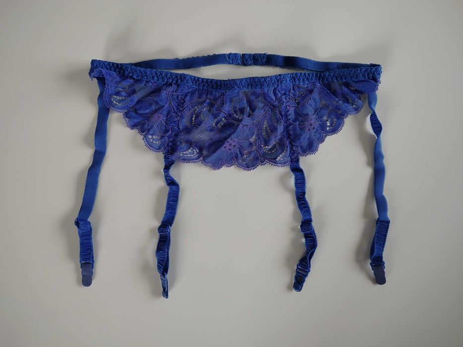 Chabrowy pas do pończoch marki Triumph. Rozmiar EU75