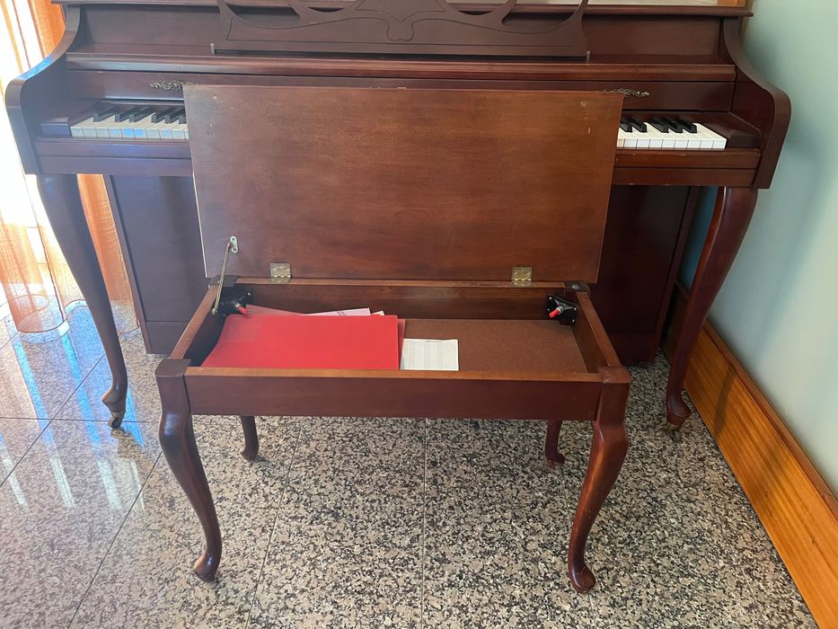Piano vertical Wurlitzer