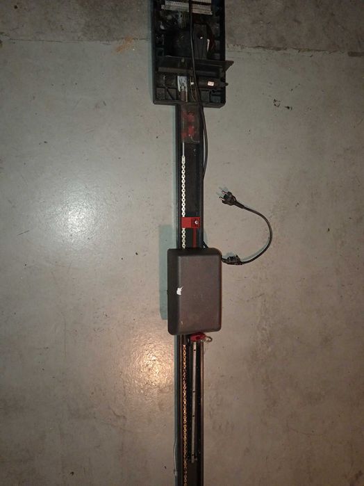 Guia de calha de ferro portão de garagem com corrente