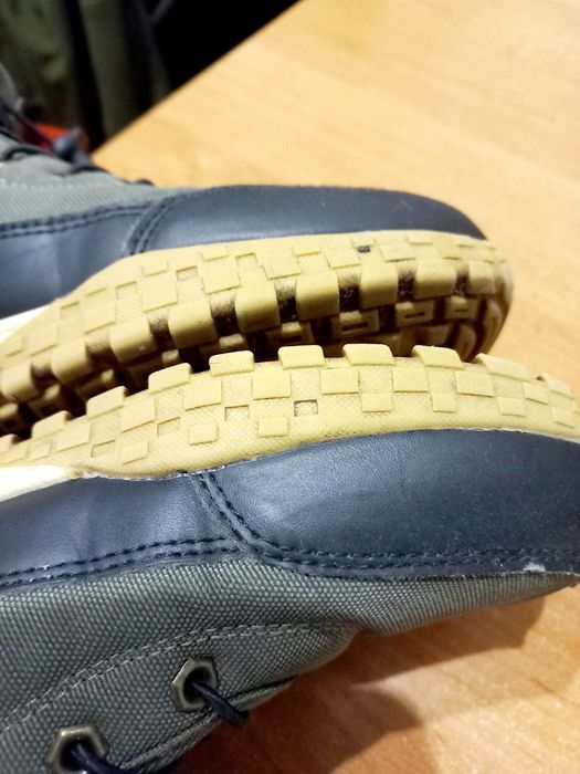 Трекінгові черевики Reserved