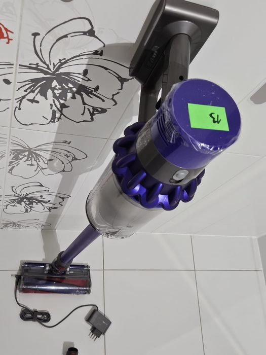 Odkurzacz pionowy Dyson V10 po serwisie oryginalny