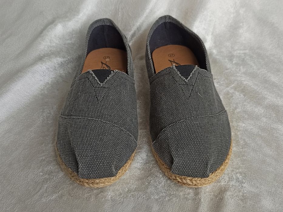 NOWE lekkie szare wsuwane espadryle LATINN, rozm. 37 / 23 cm