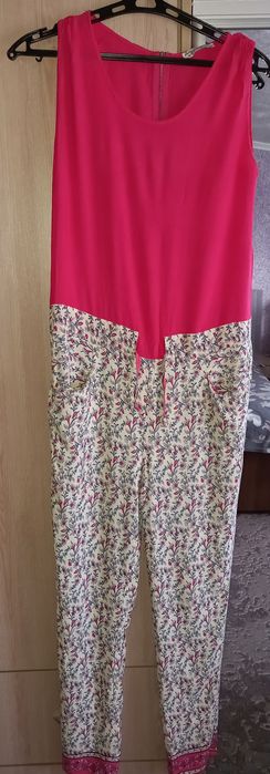 Літній комбінезон в доброму стані на s-m. Дуже легкий і комфортний.