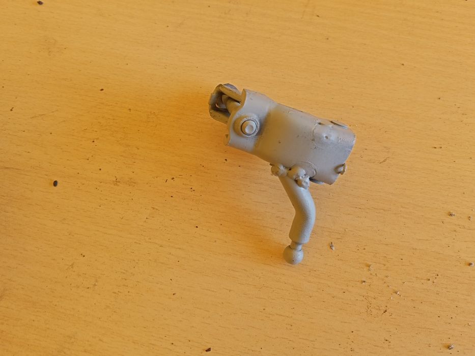 obejma regulatora zawieszenia hydraulicznego tył Citroen C5