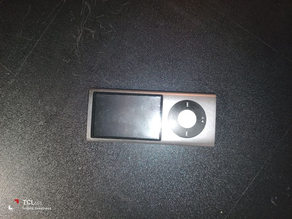 Um GPS, Uma Apple e uma coluna JBL pulse