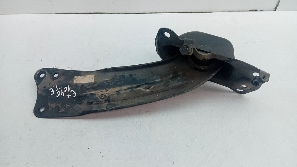 Braço de suspensão trás esquerdo VOLKSWAGEN Tiguan (5N)