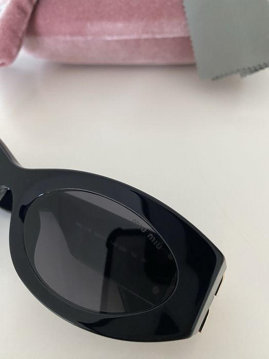 Óculos de Sol MiuMiu