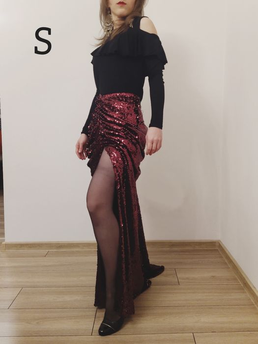 Spódnica z rozcięciem marszczona S Miley Cyrus czerwona Jessica rabbit