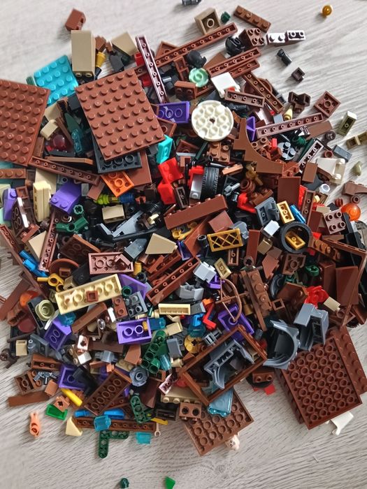 Лего різні деталі