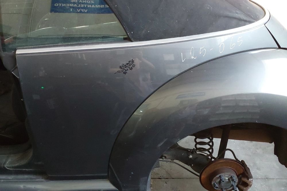 Painel trás esquerdo VOLKSWAGEN New Beetle Cabriolet (1Y7)