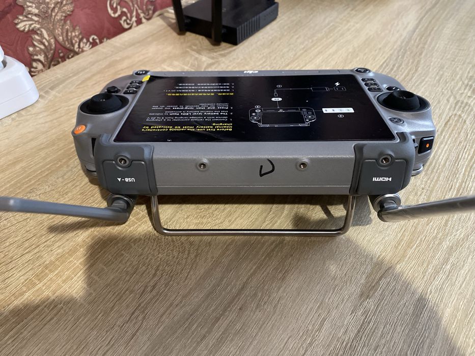 Пульт.   DJI новий