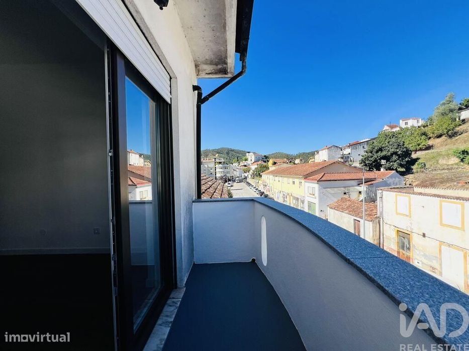 Apartamento T2 em Miranda do Corvo de 84 m2