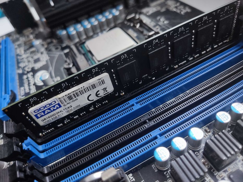 Топовая материнская плата Sapphire Pure Black P67 Hydra +проц i5-3570K