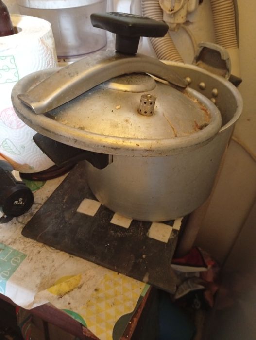 Panela pressão de Ferro