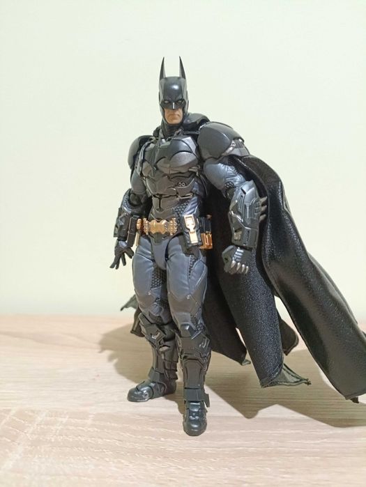 Подвижная фигурка  Бэтмен. Revoltech.