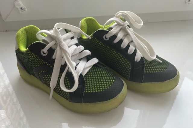 Демі ботинки geox із bluetooth розмір 28