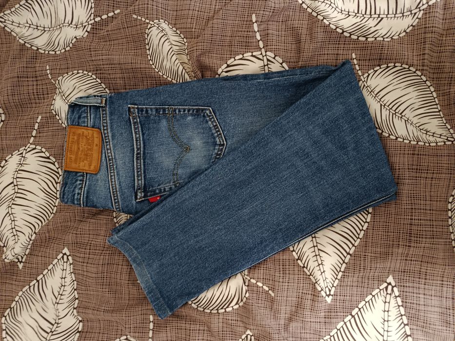 Джинси Levi's в супер стані W32