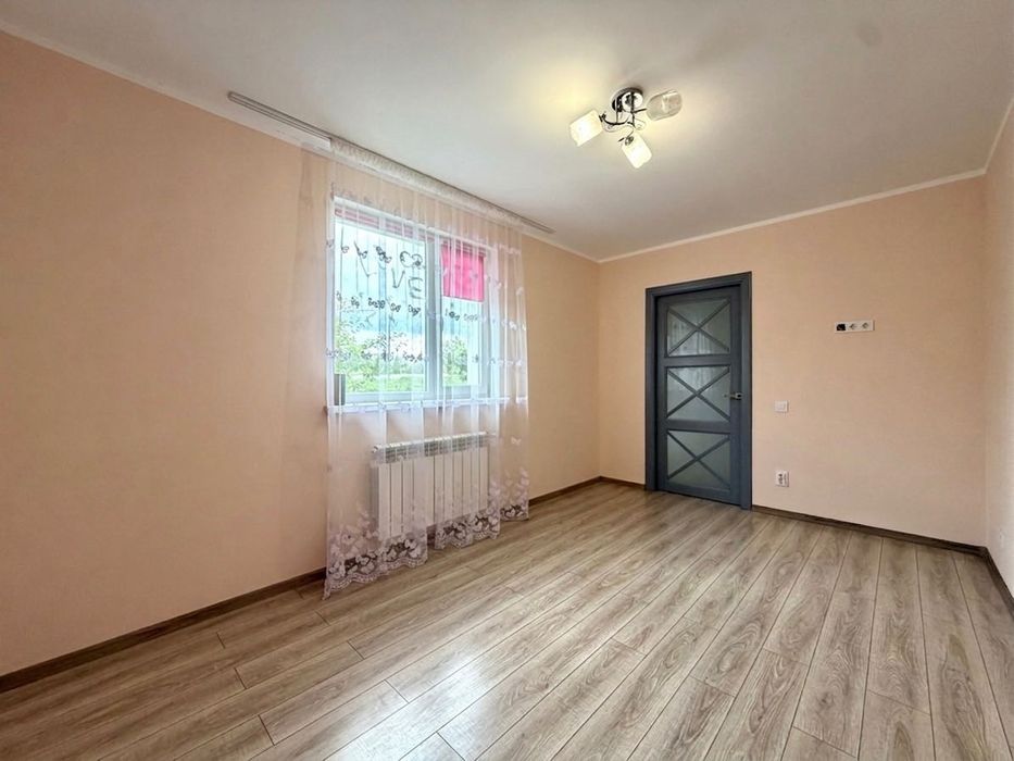 Продається готовий цегляний будинок з ремонтом неподалік Стрия (15км)