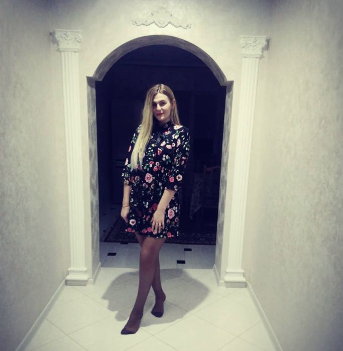 Чорна сукня принт квіти