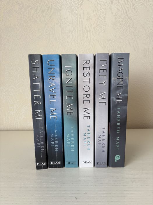 Серия "Shatter me " на английскна