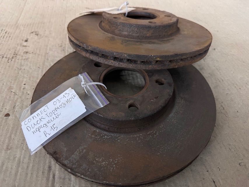 Гальмівний диск передній R15 Ford Connect 1.8 2003-2013