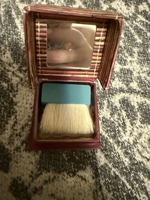 Benefit бронзер, новий