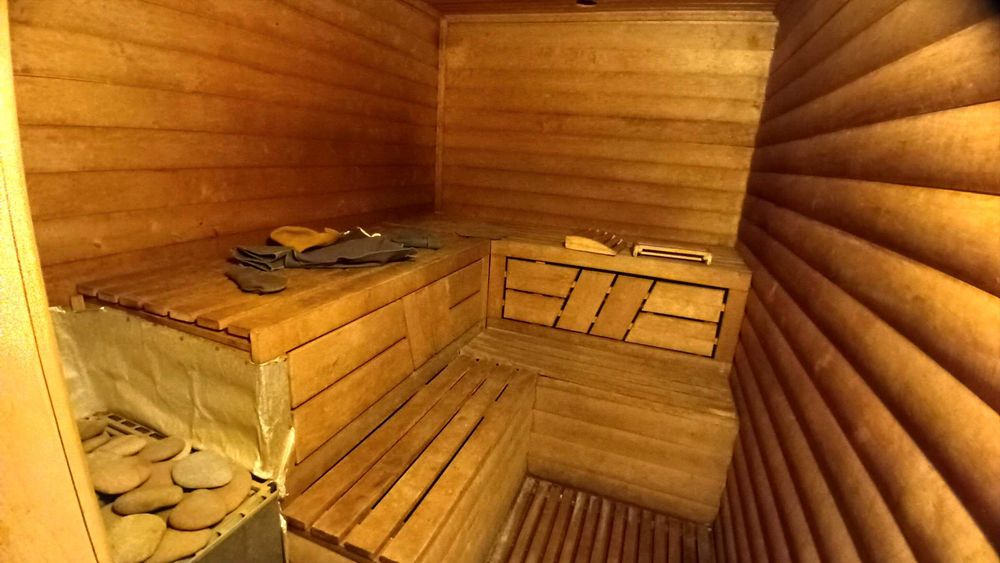 Добротній,жилий будинок біля лісу та недалеко від озера.с.Завалівка