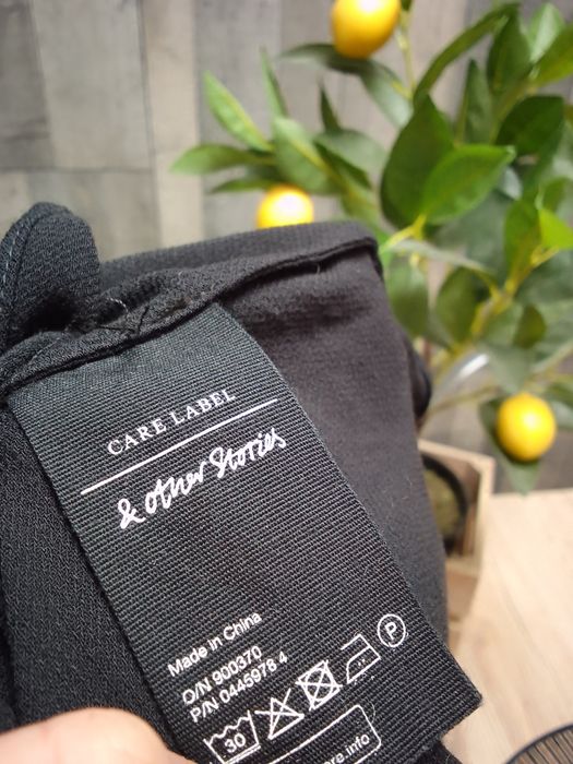 &Other Stories czarna bluzka szerokie rękawy M