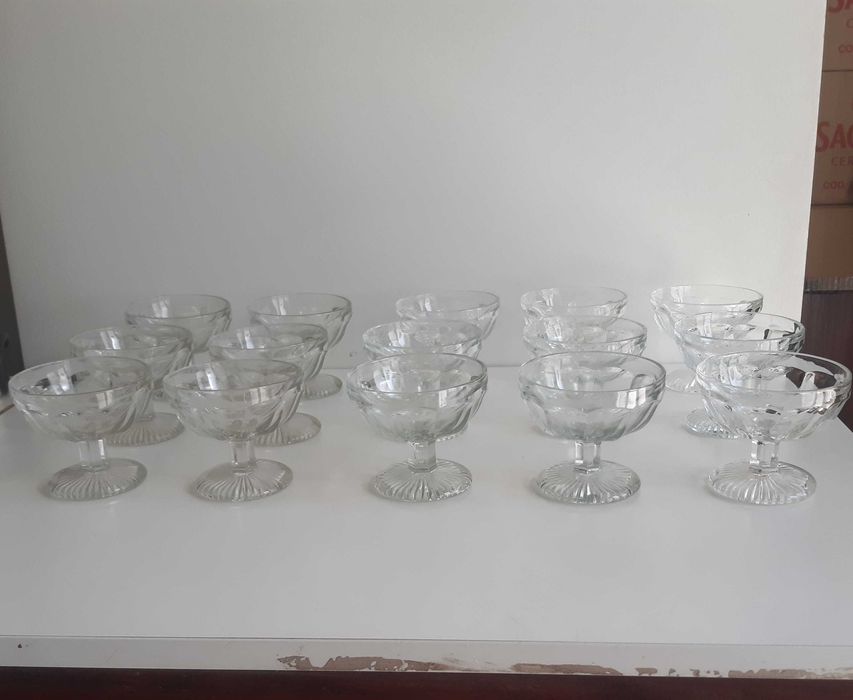 15 Taças c/pé Vidro Pequenas p/ Sobremesas Gelados