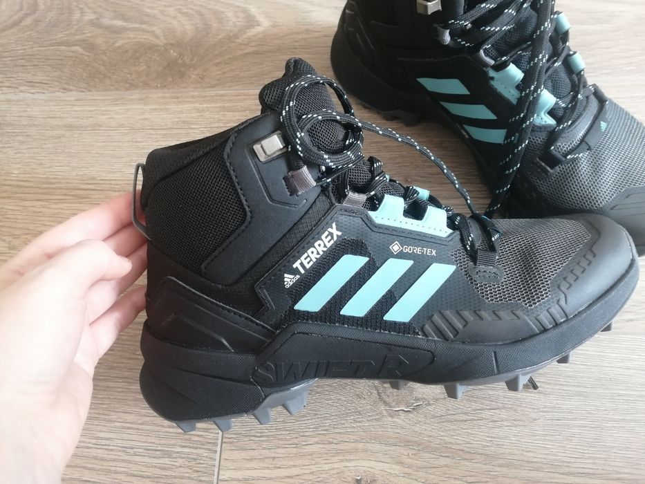 .. Черевики adidas..