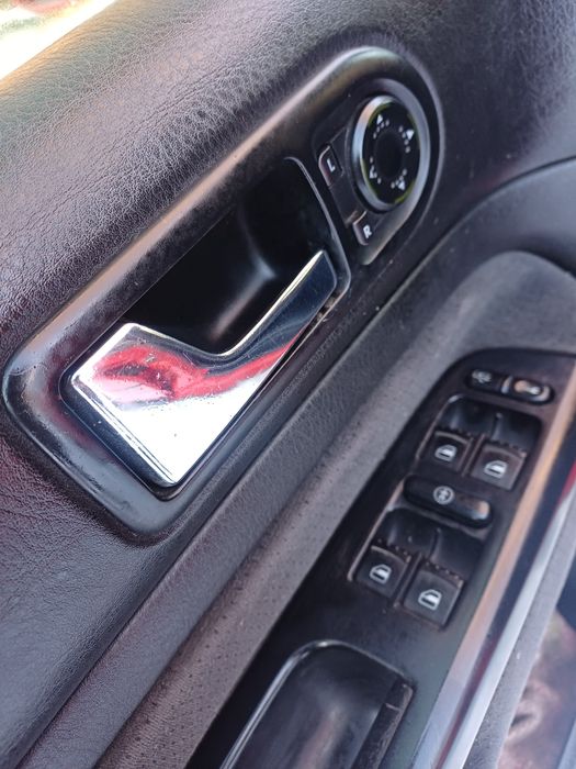 Volkswagen Golf 4 .1.6.
Volkswagen Gol