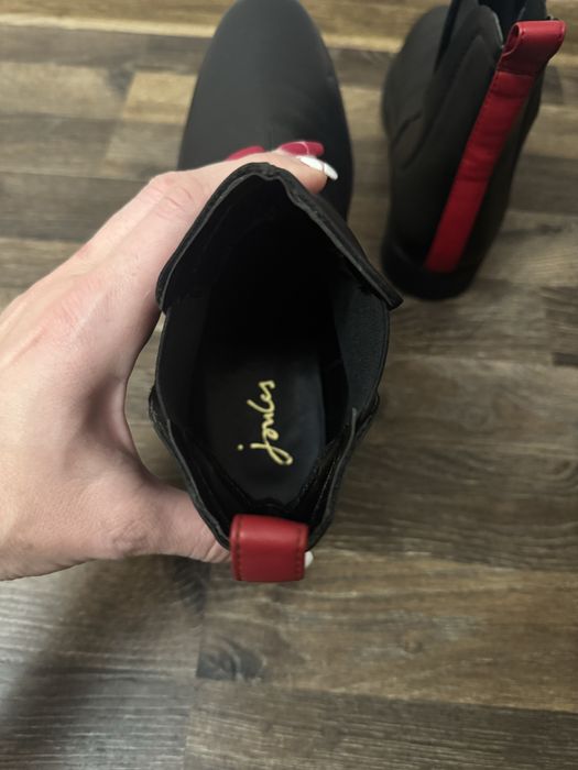 Ботинки стильні та зручні 40 р.