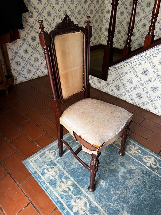 Cadeiras Antigas em Madeira