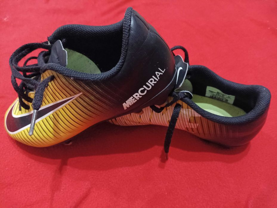Chuteiras NIKE MERCURIAL  Nº 36