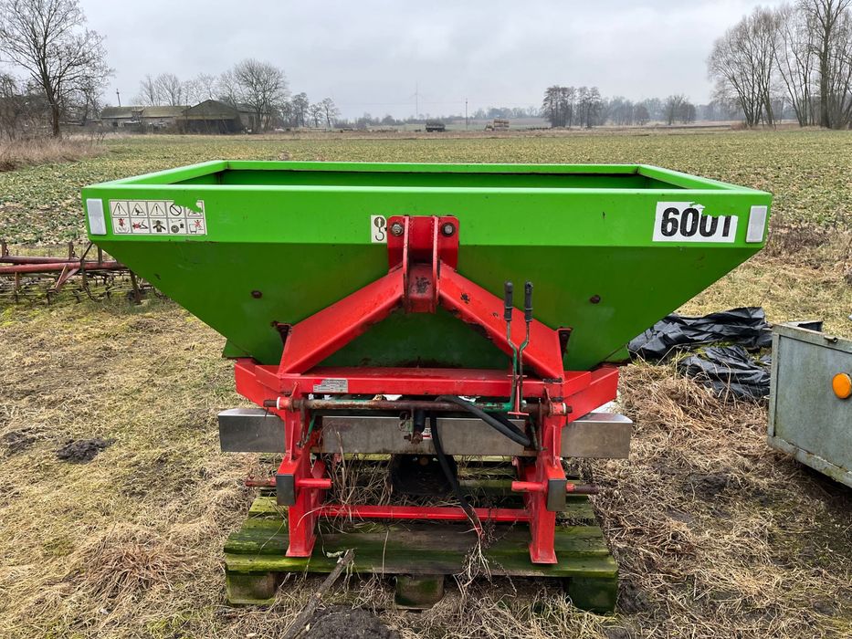 Sprzedam rozsiewacz nawozu 600 L
