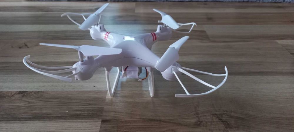 Dron - uzywana, kiepski stan, nie dziala poprawnie