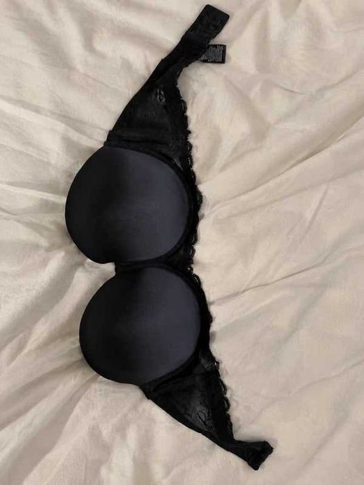 Calvin Klein balkonetka biustonosz bez ramiączek czarny 80DD