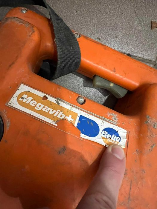 Wibrator do betonu marki BELLE Megavib z buławą