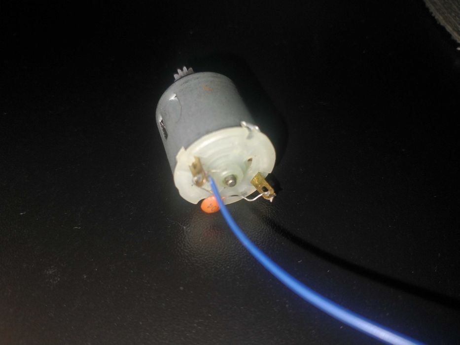 mini silniczek / silnik 21mm