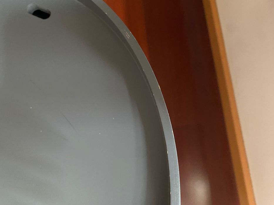 Mesa de apoio da Zara Home com tampa