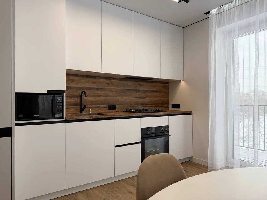 Однокімнатна з балконом в ЖК Долішній