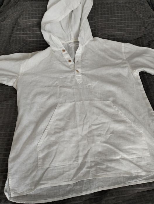 Дві Сорочки zara на 13 років. Недоліків не має . Ціна за дві-500