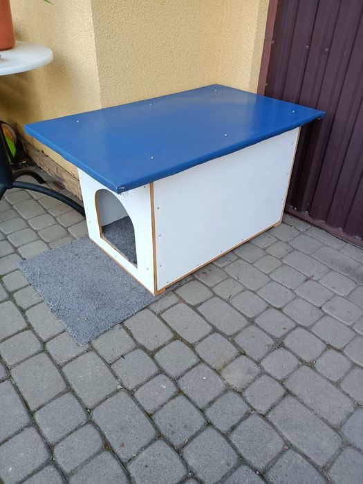 Buda dla psa .Ocieplana.