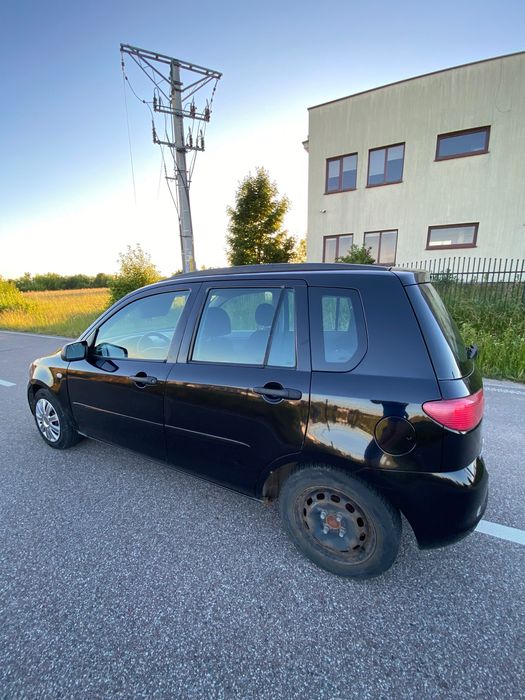 Samochód Mazda 2