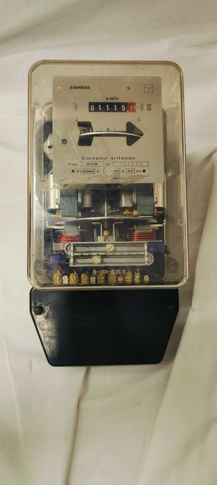 Contadores de eletricidade monofásico e trifásio