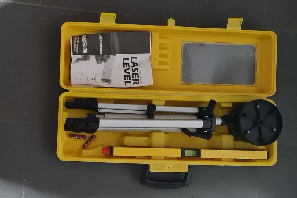 Nível Laser Komayo 400 mm com Tripé, Mala e Manual