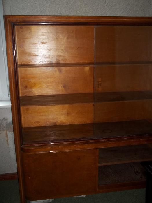 Kredens przedwojenny