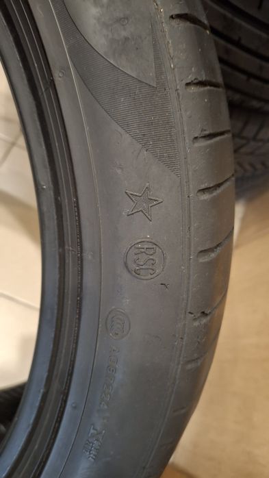 Шини літо Pirelli PZero (PZ4) 275/40 R21 315/35 R21
Pirelli PZero